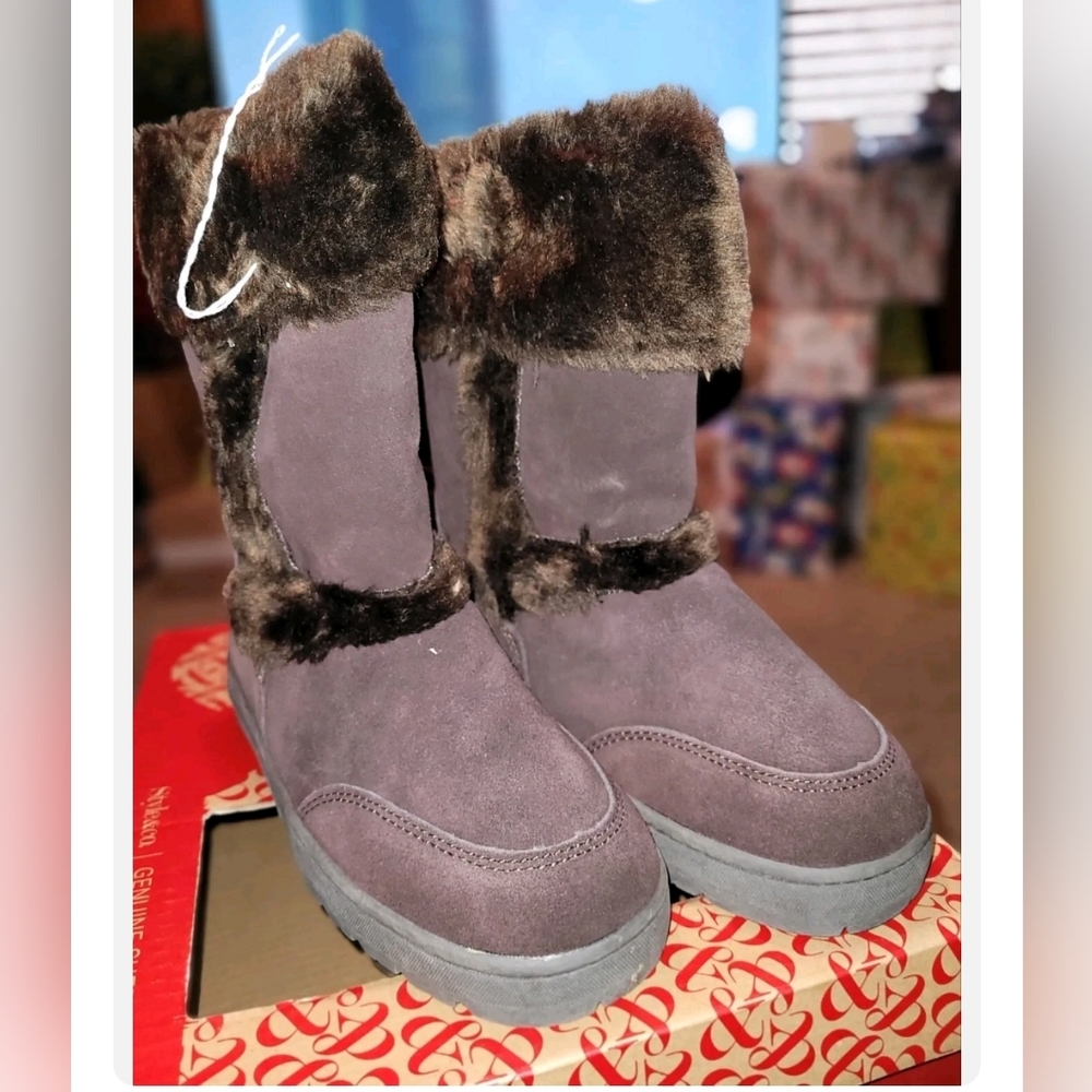 New! STYLE & CO. BROWN Faux Sheep Lined Leather Boots Size 10M -- NEW WITH BOX.
